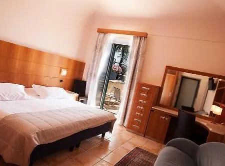 Ligure Готель
