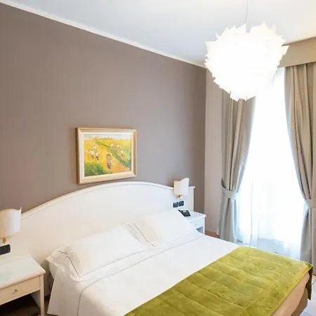 호텔 Ligure 4*