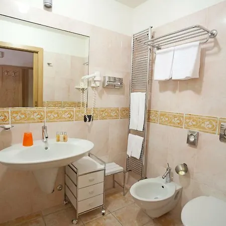 מלון Ligure 4*