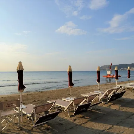 Ligure Готель