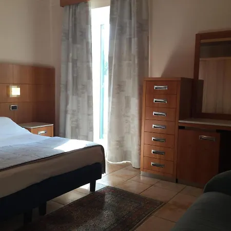 Ligure Готель Алассіо