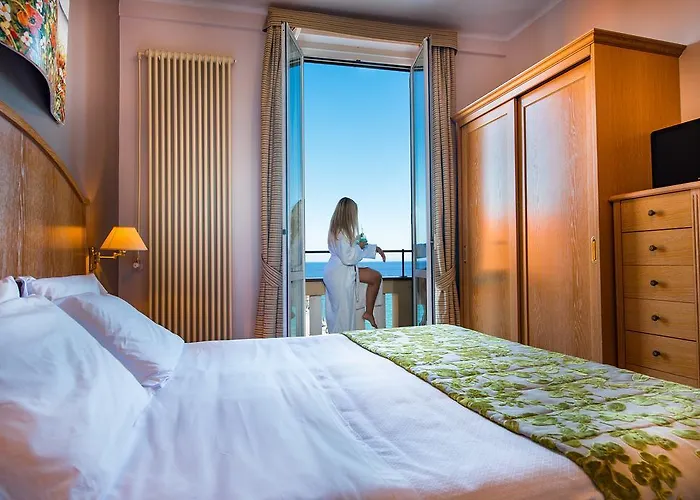 Ξενοδοχείο Ligure 4*